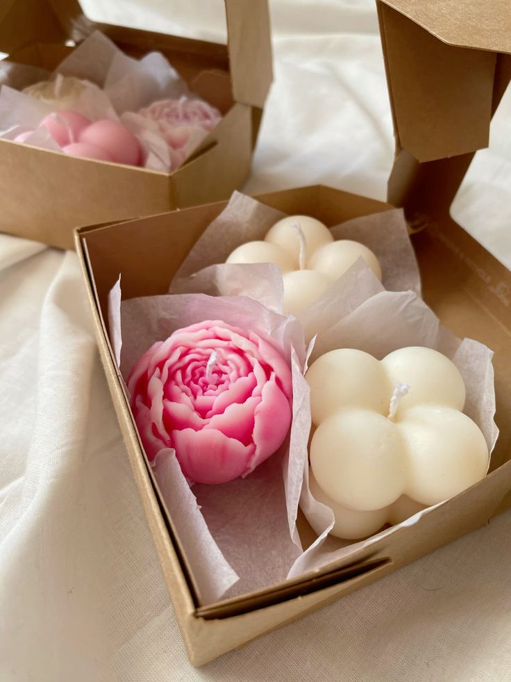 Blush & Bubble Handmade Candle Gift Box 💖🕯️