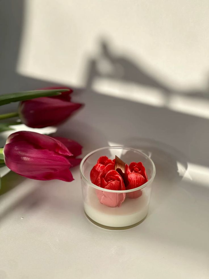 Handcrafted tulip design inside Jar