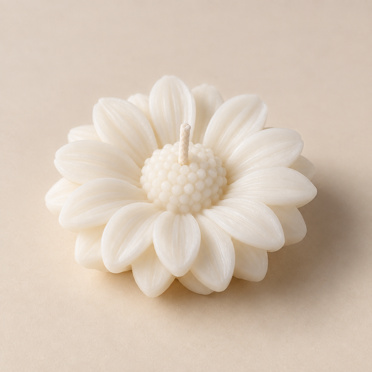 Daisy Bloom Mini Flower Candle in white