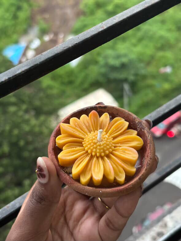 Daisy Diya Candle
